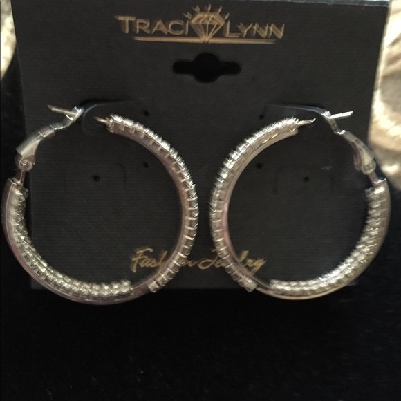 Jewelry - Picture 3 of 3